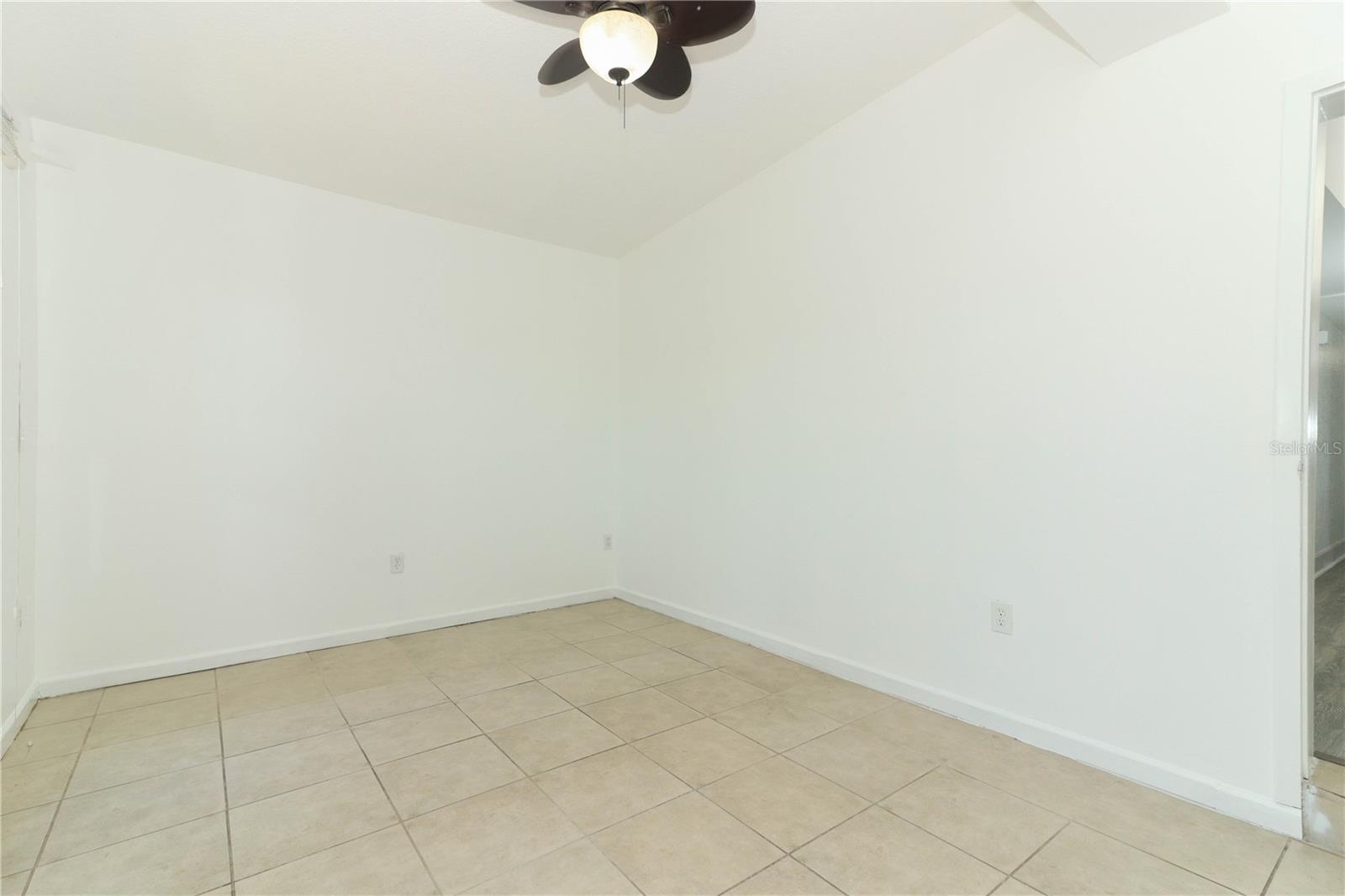 Image 19 of 43 For 707 Solandra Drive