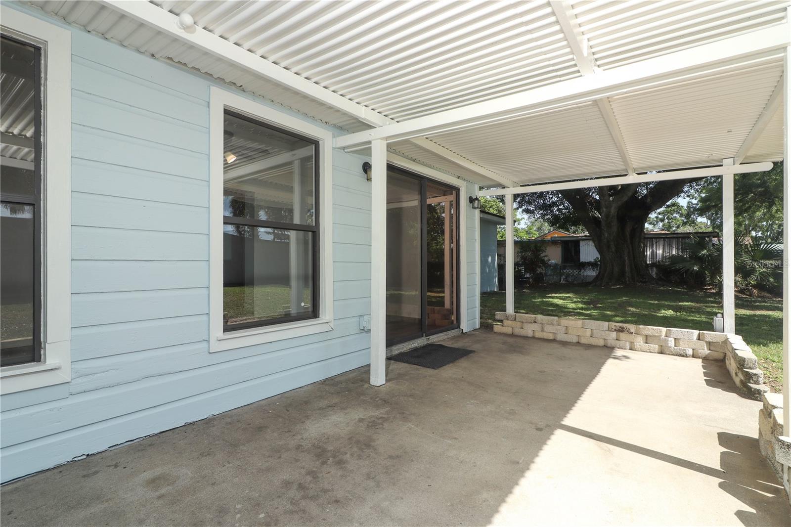 Image 35 of 43 For 707 Solandra Drive