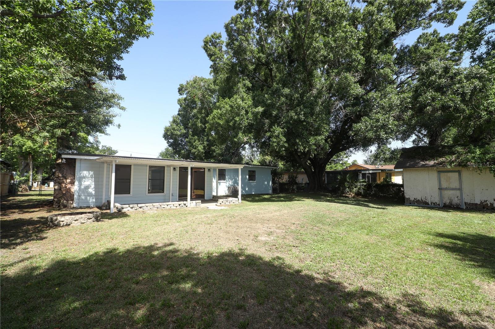 Image 40 of 43 For 707 Solandra Drive