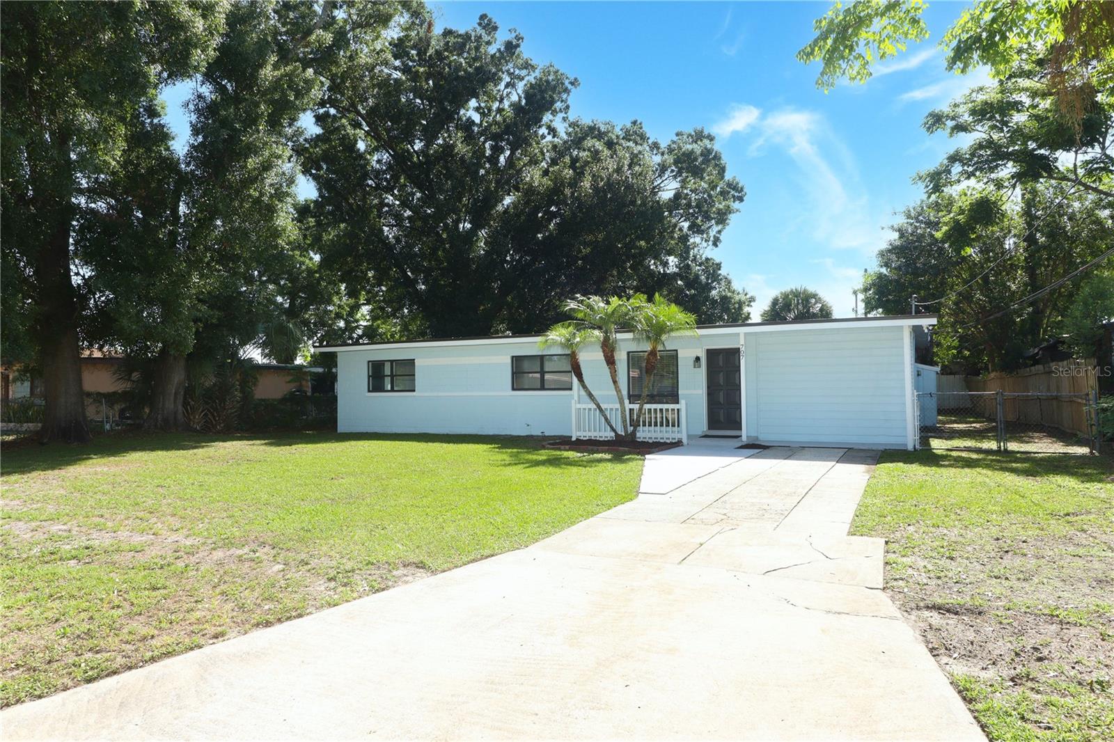 Image 42 of 43 For 707 Solandra Drive