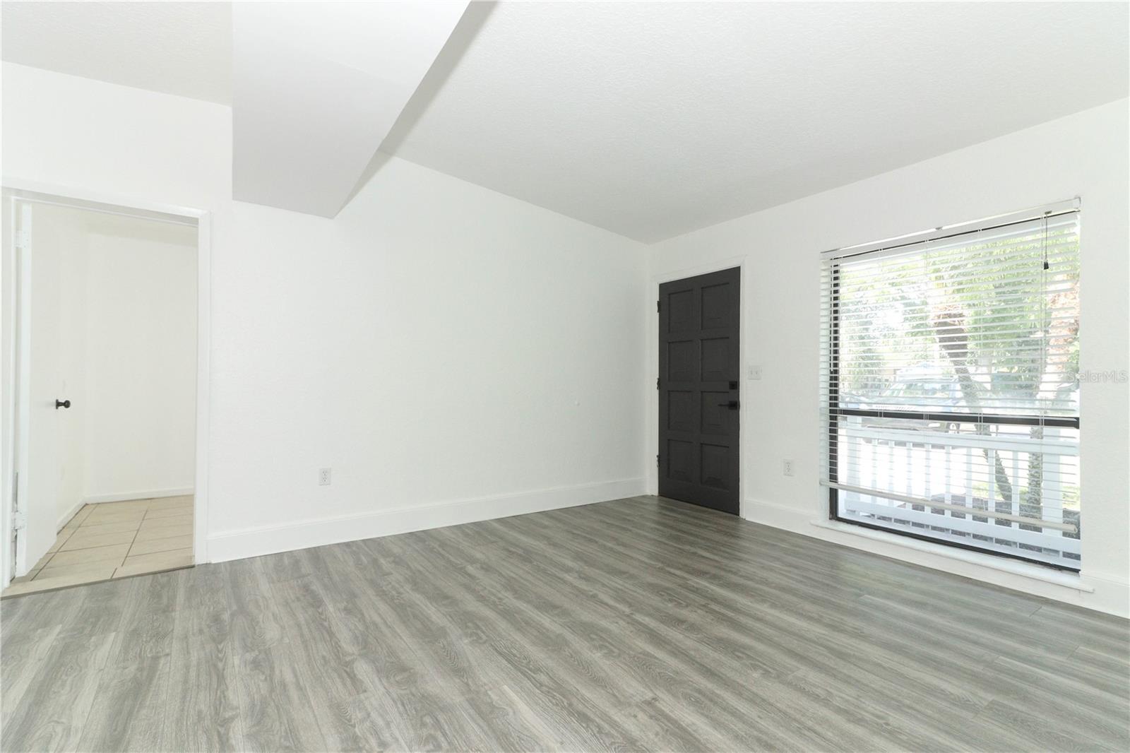 Image 5 of 43 For 707 Solandra Drive