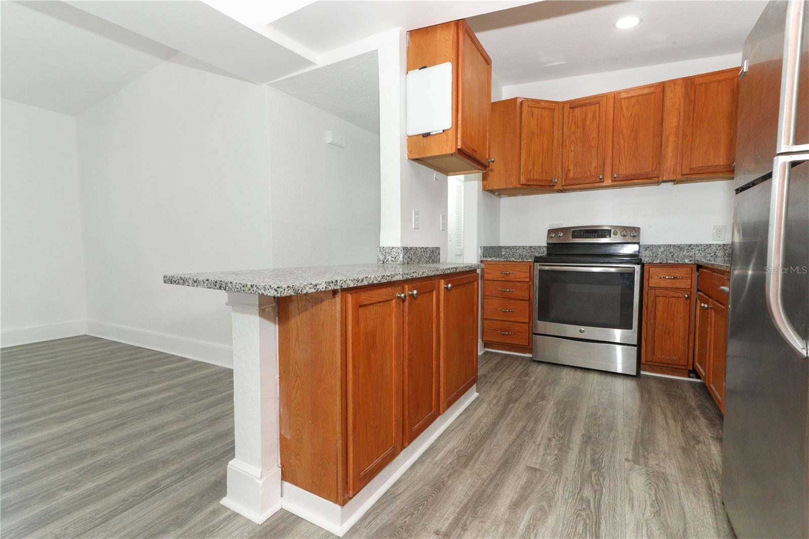 Image 9 of 43 For 707 Solandra Drive