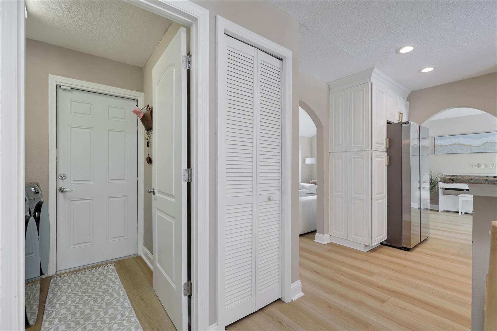 Image 10 of 41 For 7668 Holly Oak Court