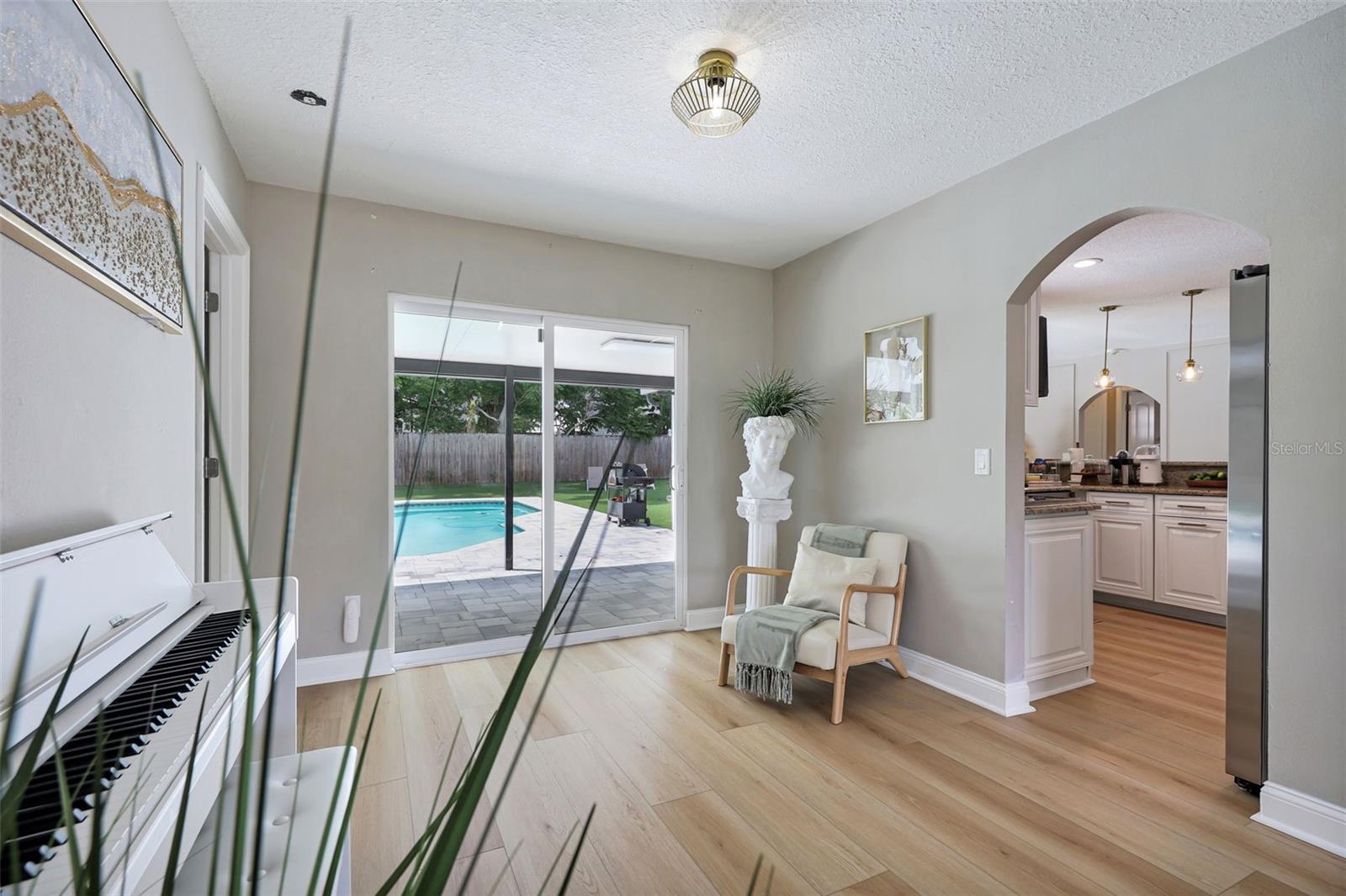 Image 15 of 41 For 7668 Holly Oak Court