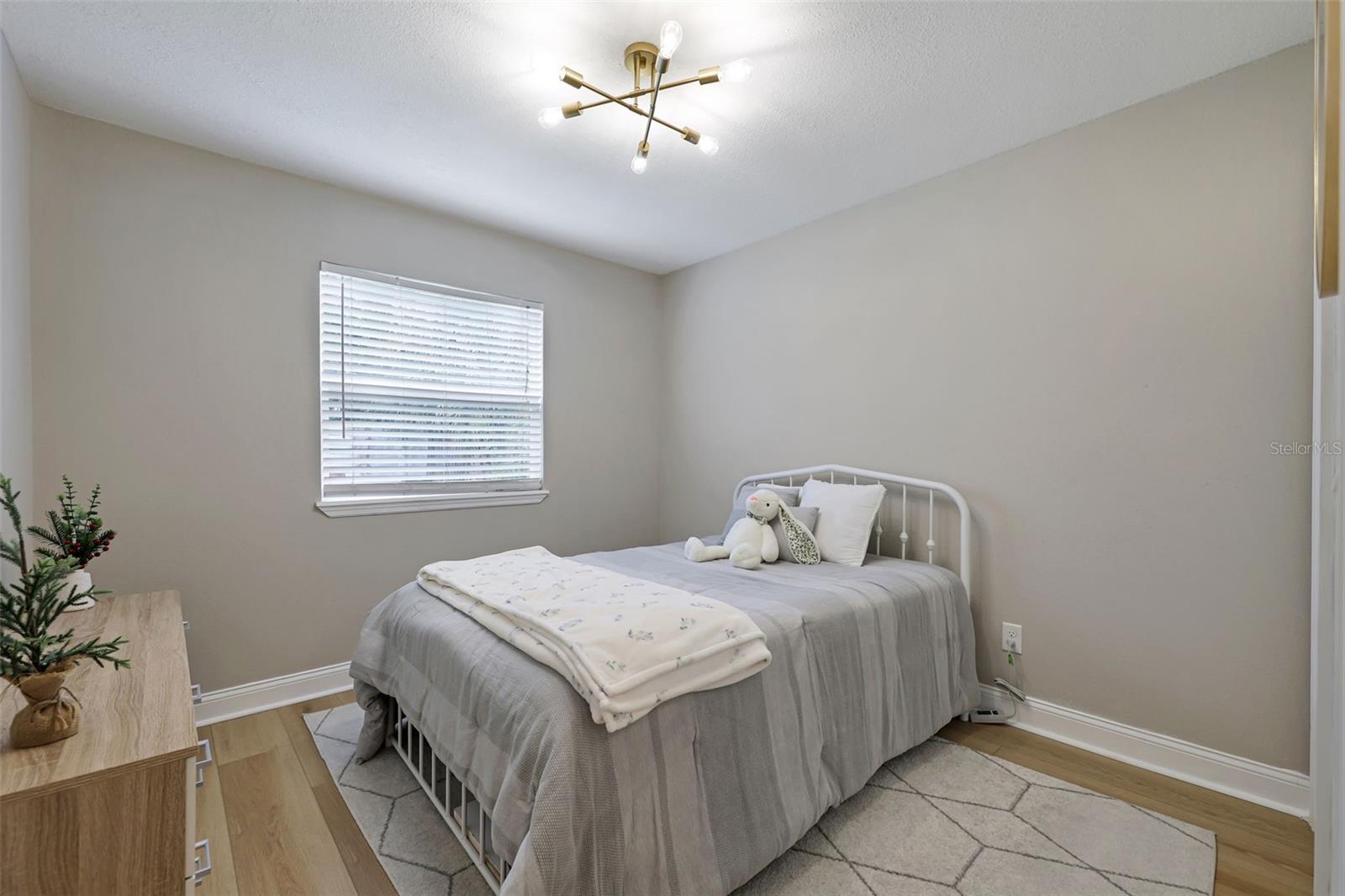 Image 18 of 41 For 7668 Holly Oak Court