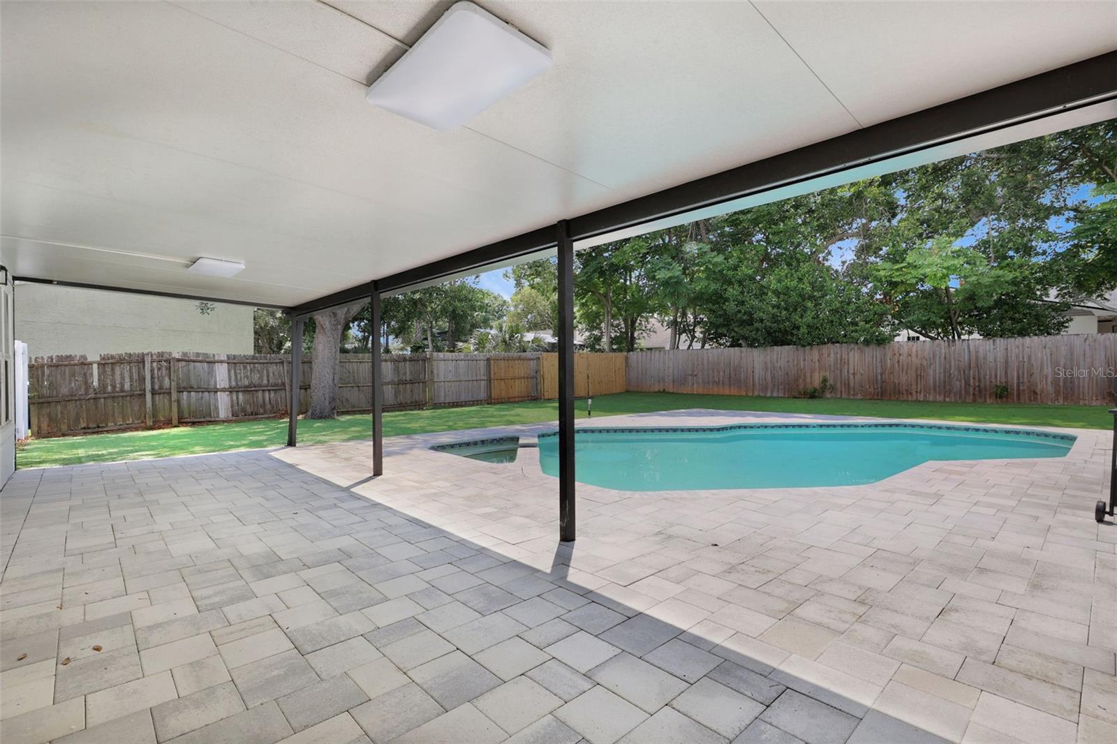 Image 32 of 41 For 7668 Holly Oak Court