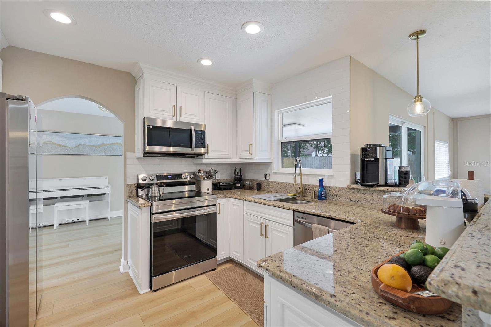 Image 5 of 41 For 7668 Holly Oak Court