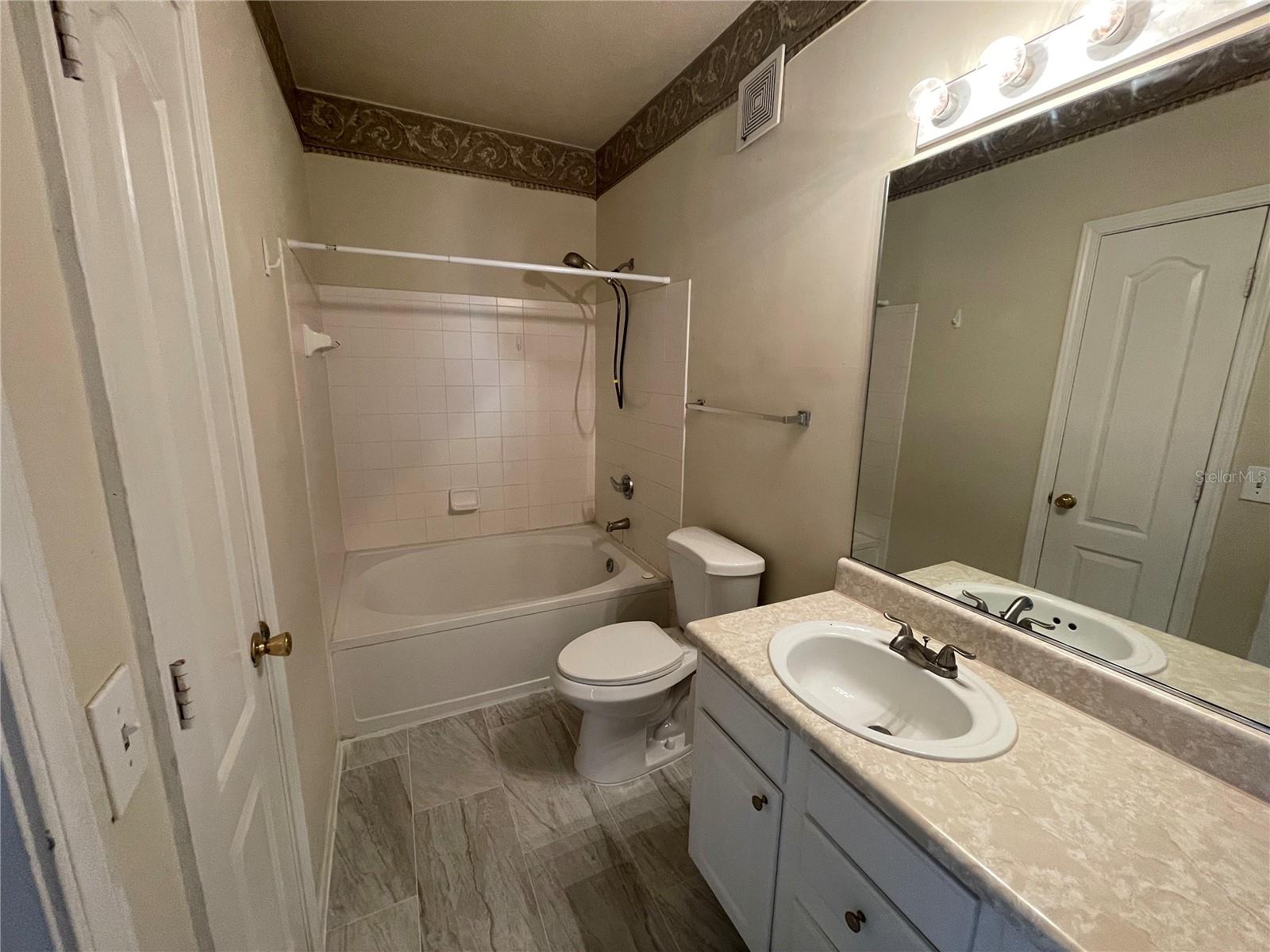 Image 17 of 20 For 18108 Villa Creek Drive