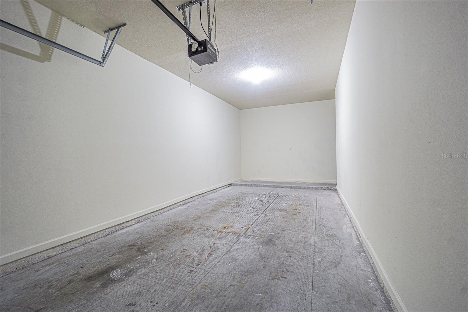 Image 8 of 20 For 18108 Villa Creek Drive