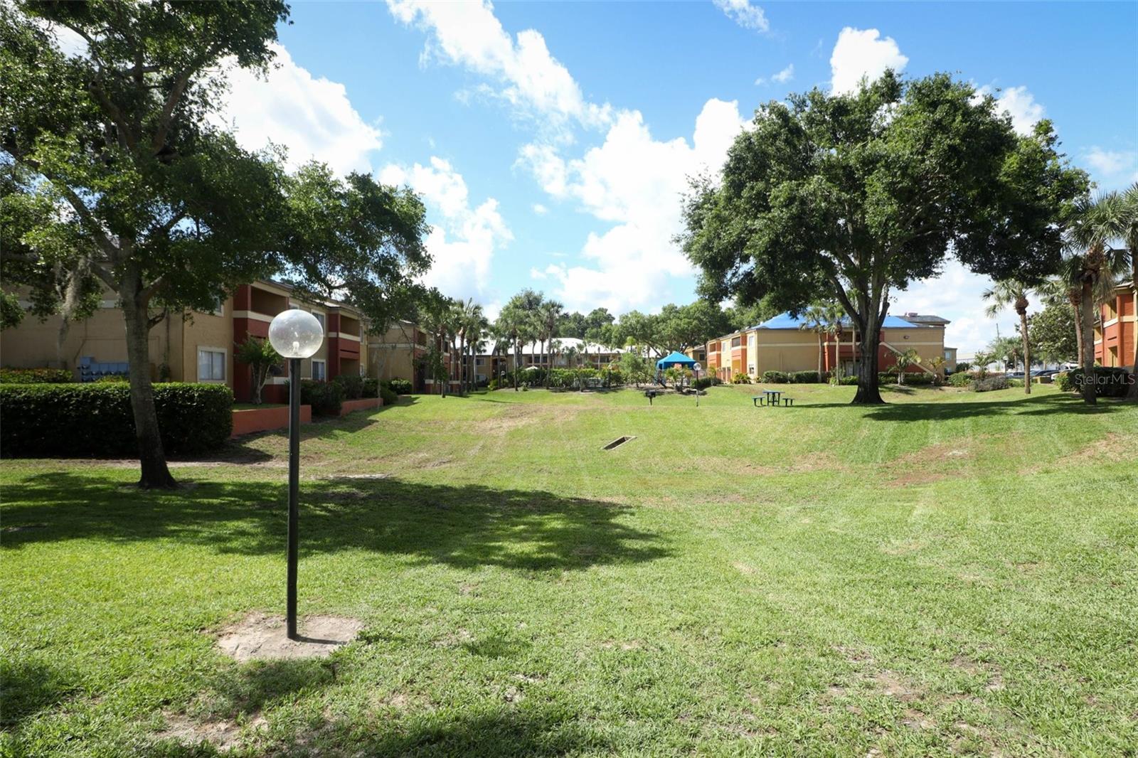 Image 28 of 33 For 662 Kenwick Circle 102