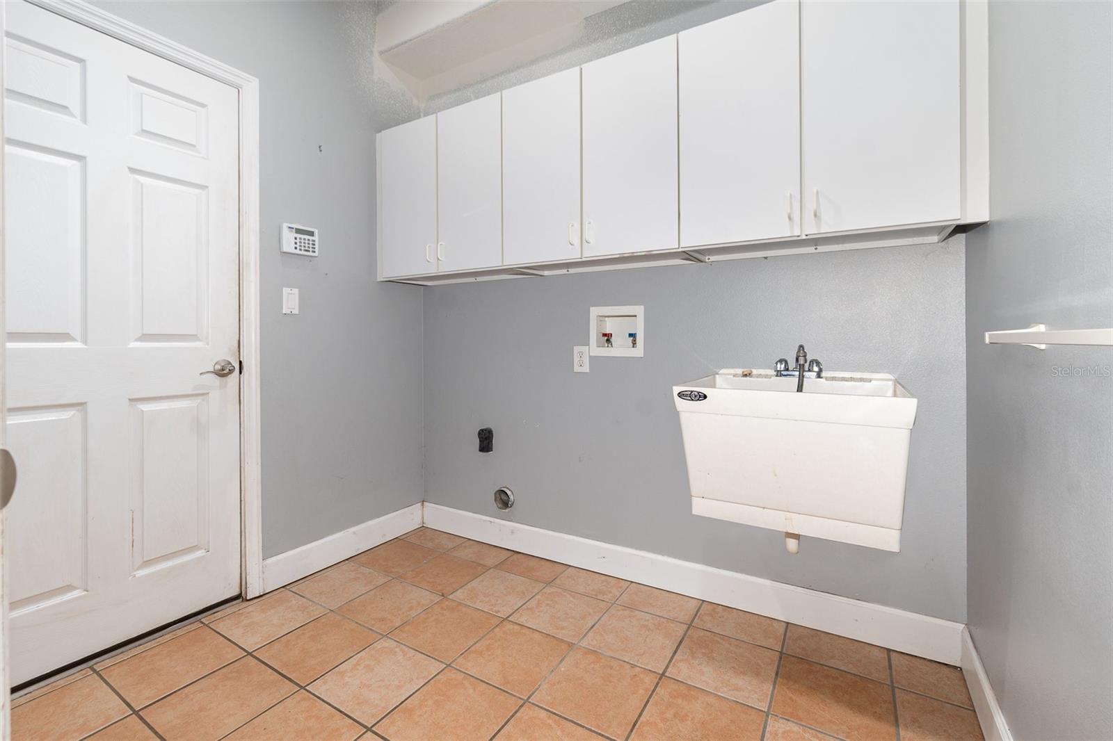 Image 16 of 29 For 433 Tangerine Avenue