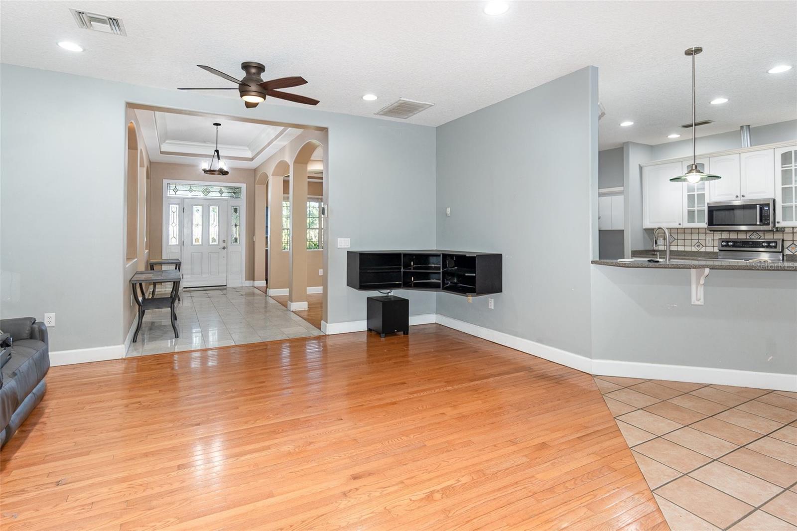 Image 8 of 29 For 433 Tangerine Avenue