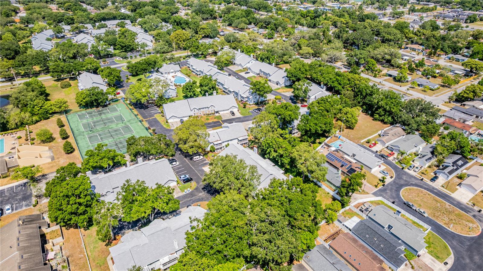 Image 21 of 29 For 5395 Dover Village Lane 305