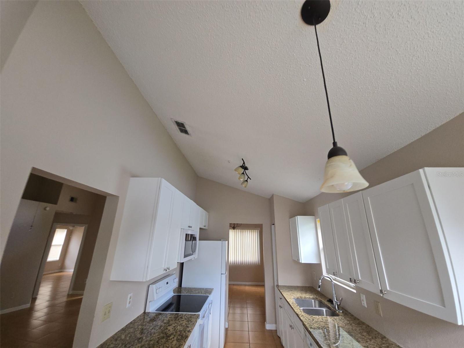 Image 3 of 12 For 129 Edgewater Circle