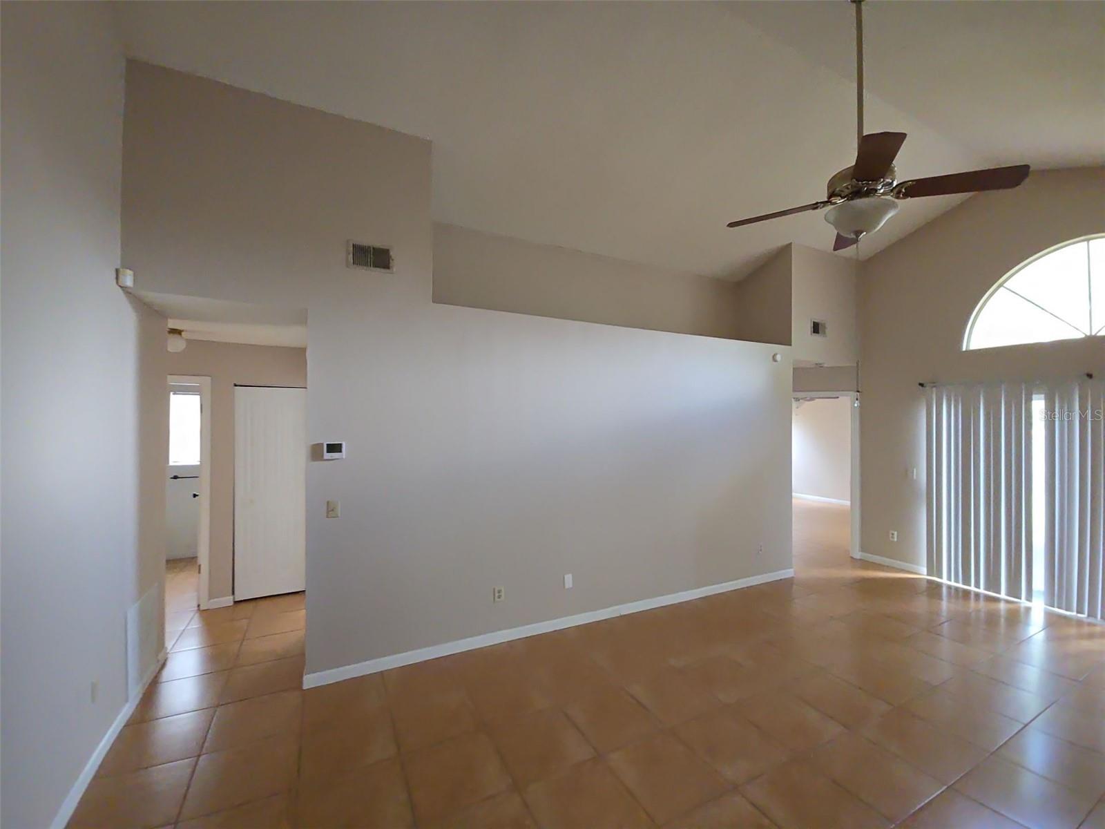 Image 4 of 12 For 129 Edgewater Circle