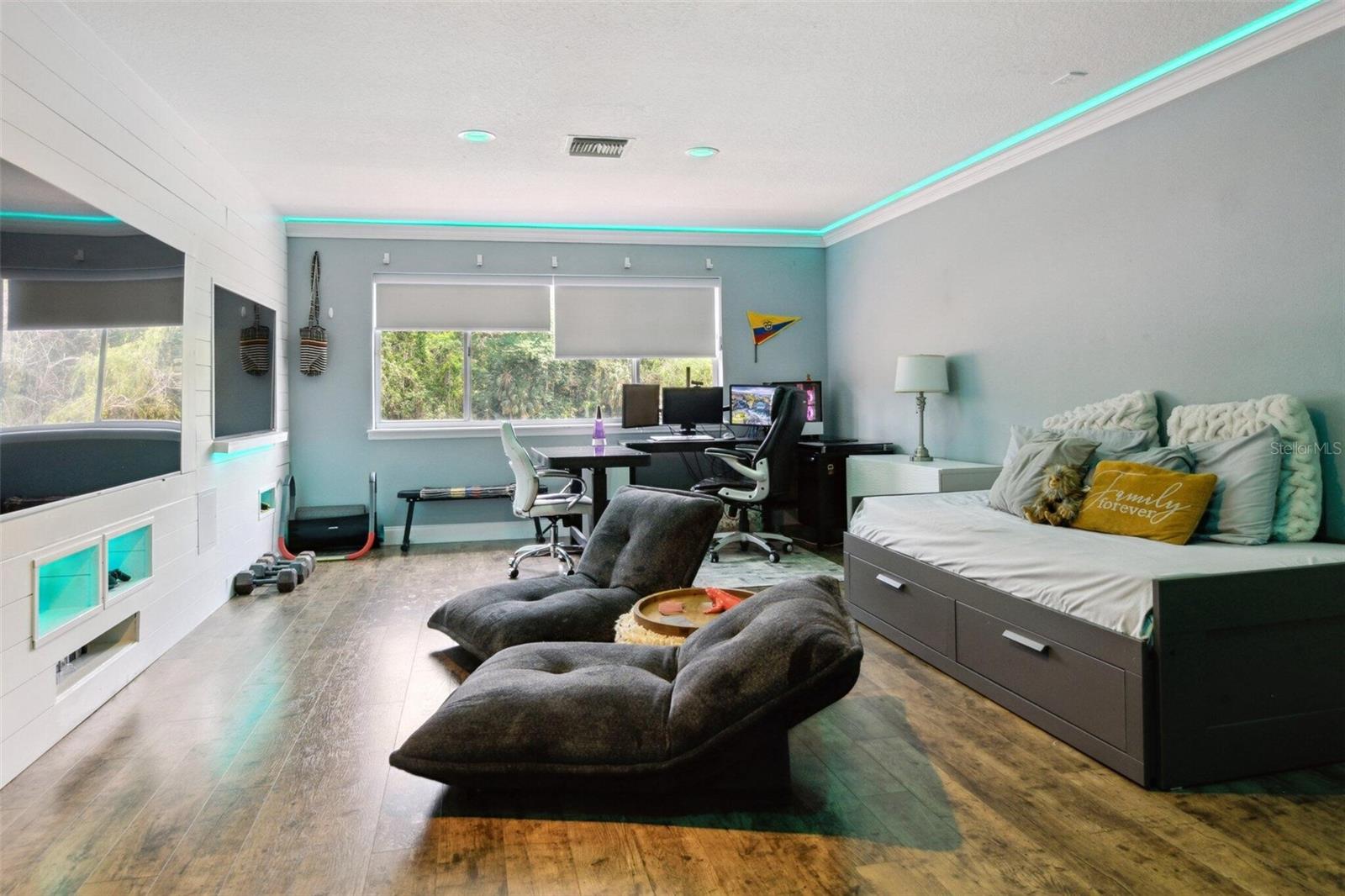 Listing photo id 15 for 27740 Water Ash Drive
