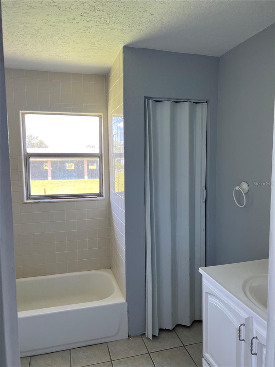Image 8 of 18 For 14330 Ellerbee Street