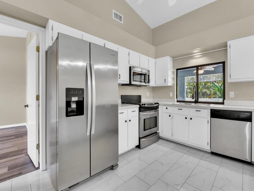 Image 3 of 25 For 1325 28th Street