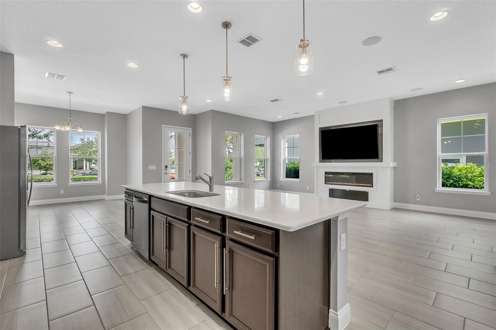 Image 10 of 59 For 8226 Nemours Parkway