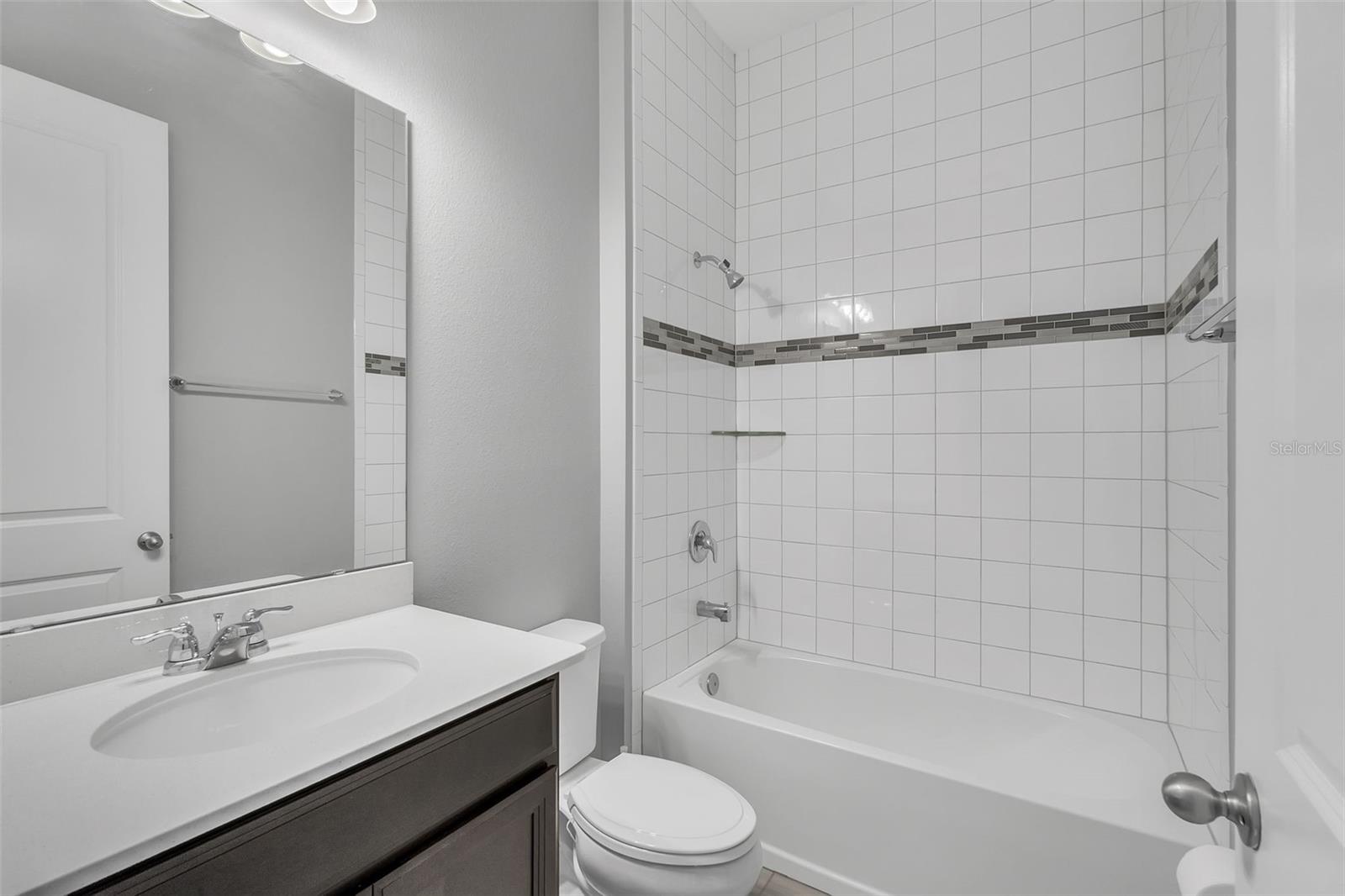 Image 16 of 59 For 8226 Nemours Parkway