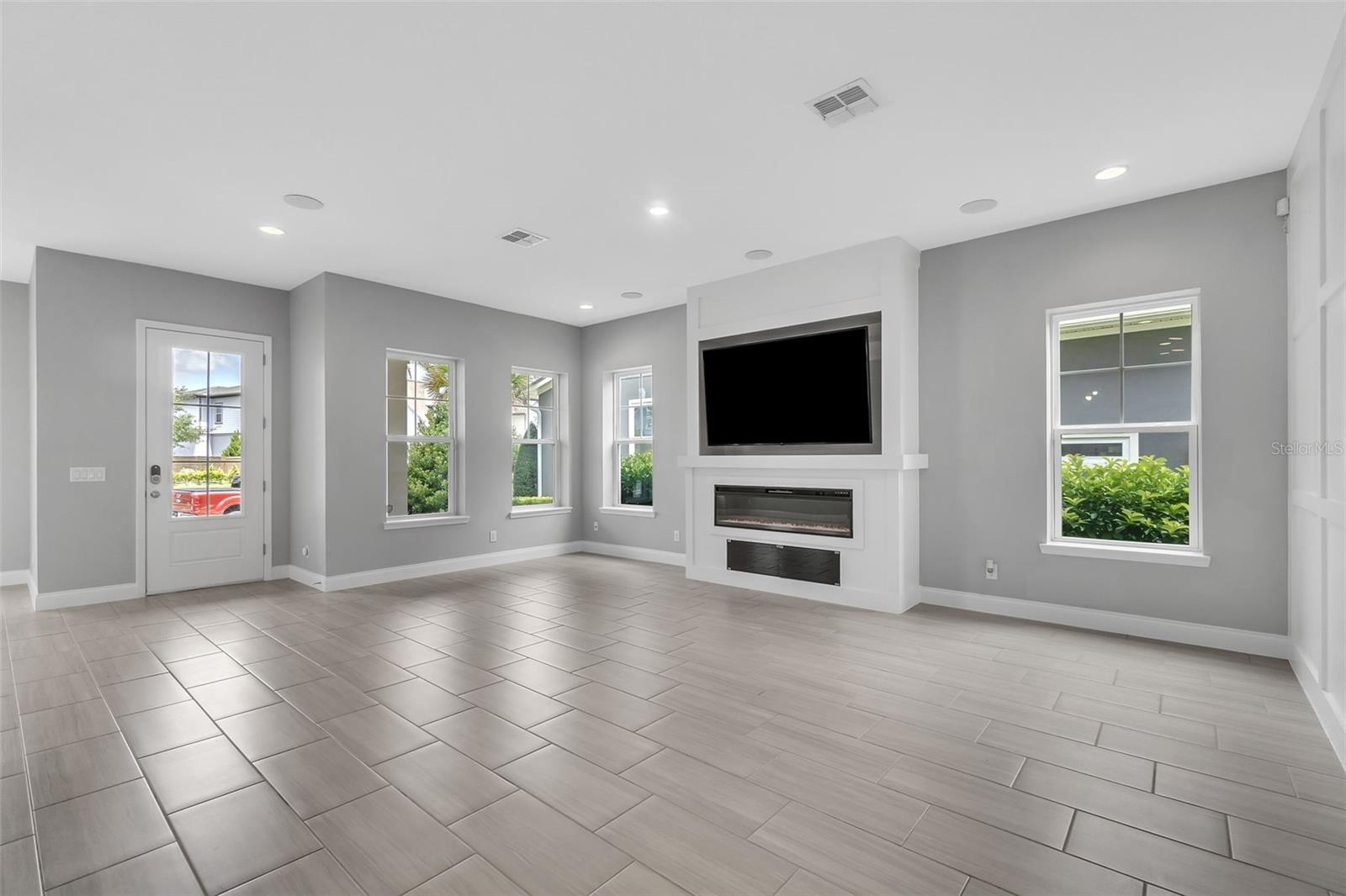 Image 4 of 59 For 8226 Nemours Parkway