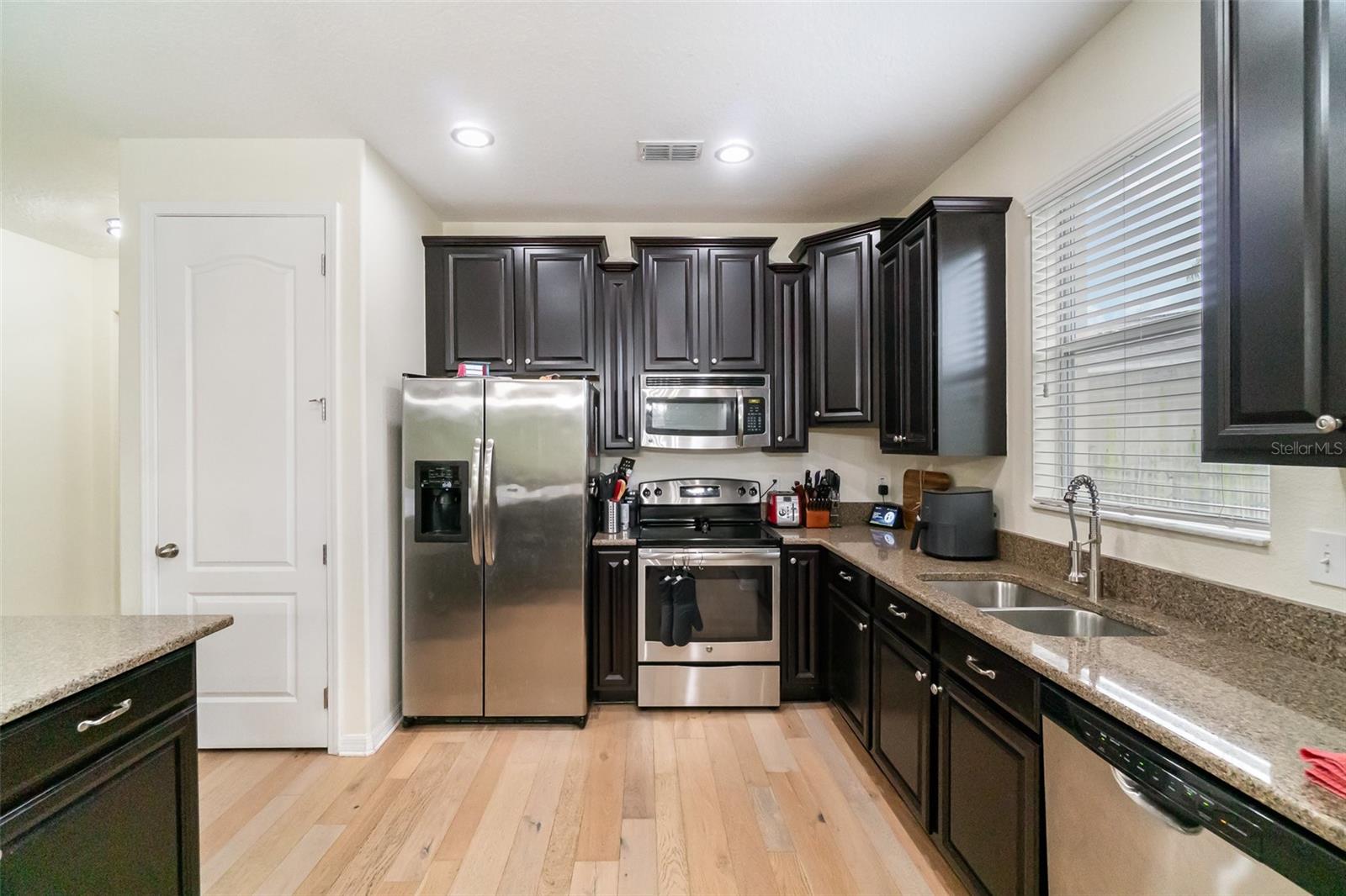 Image 13 of 32 For 1089 Seburn Road