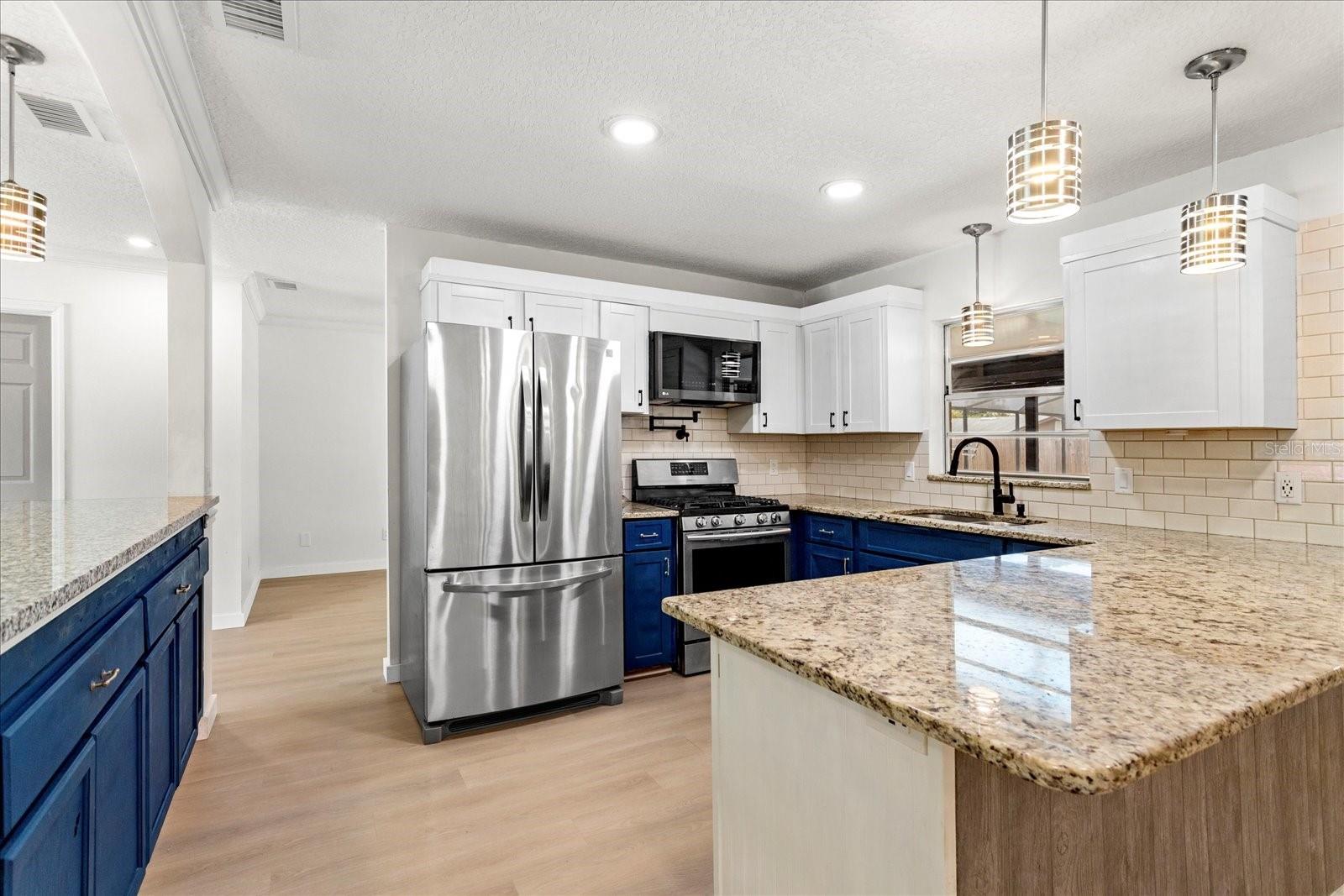 Image 6 of 37 For 5338 Tangerine Avenue