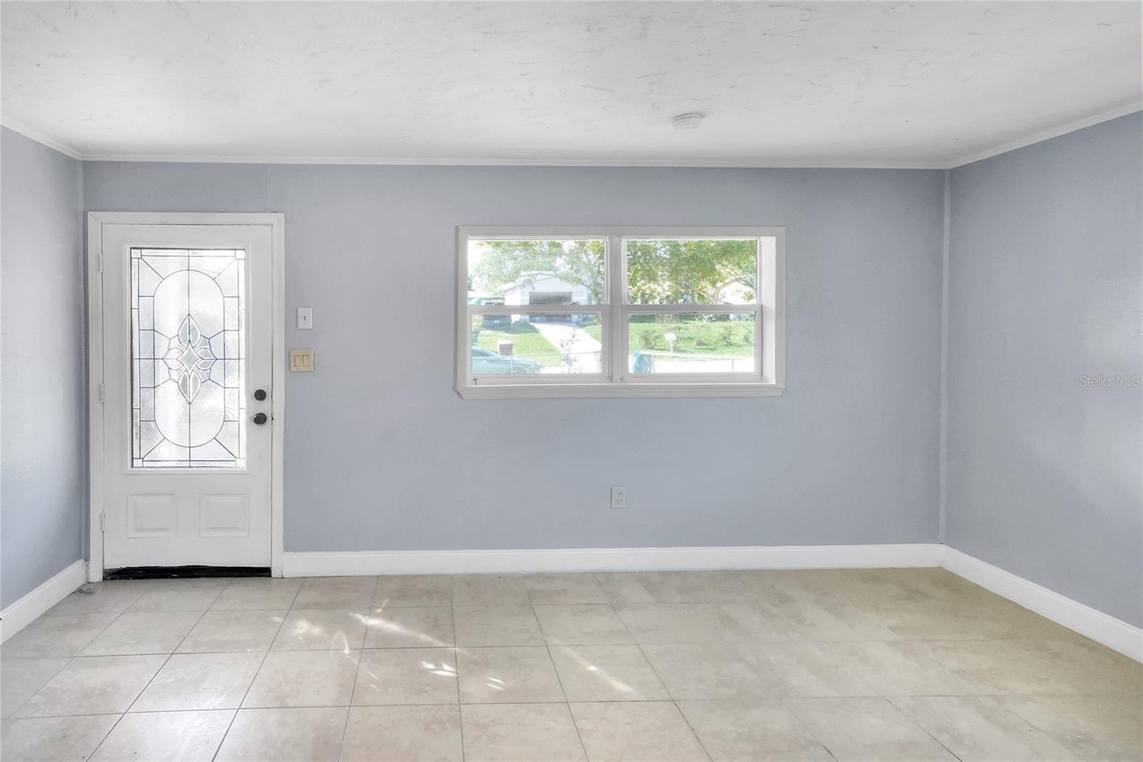 Image 6 of 34 For 642 Carver Drive