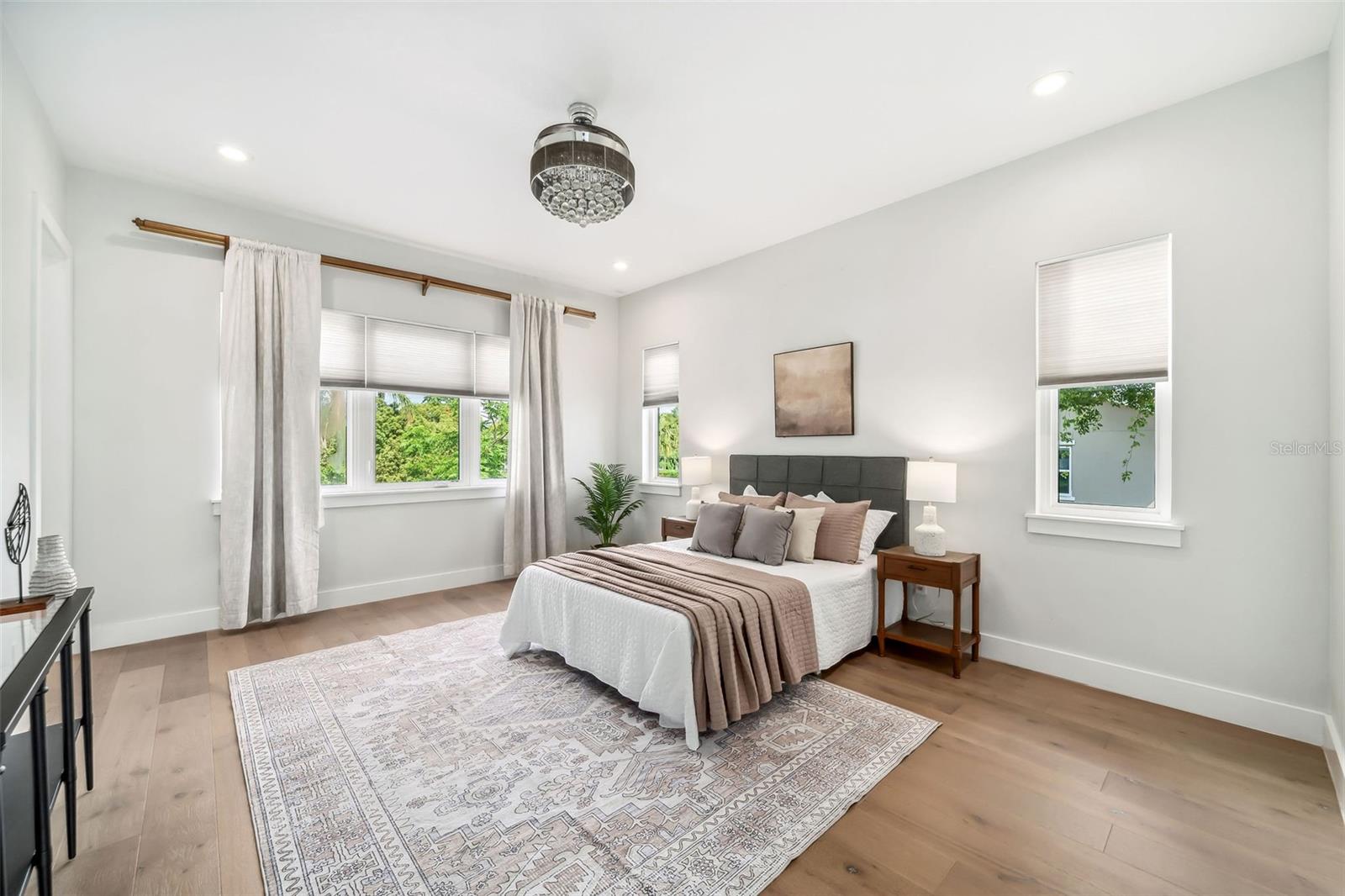 Image 18 of 35 For 2407 Lafayette Avenue