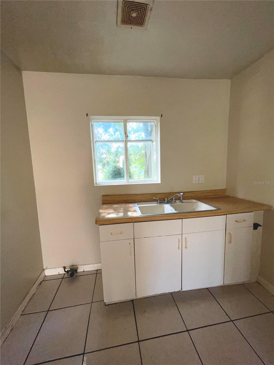 Image 8 of 13 For 2414 Orange Avenue