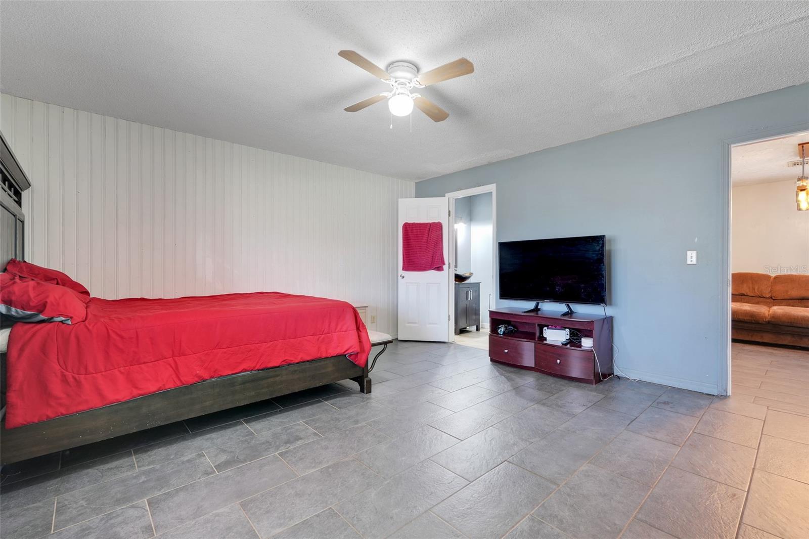 Image 11 of 41 For 106 8th Street