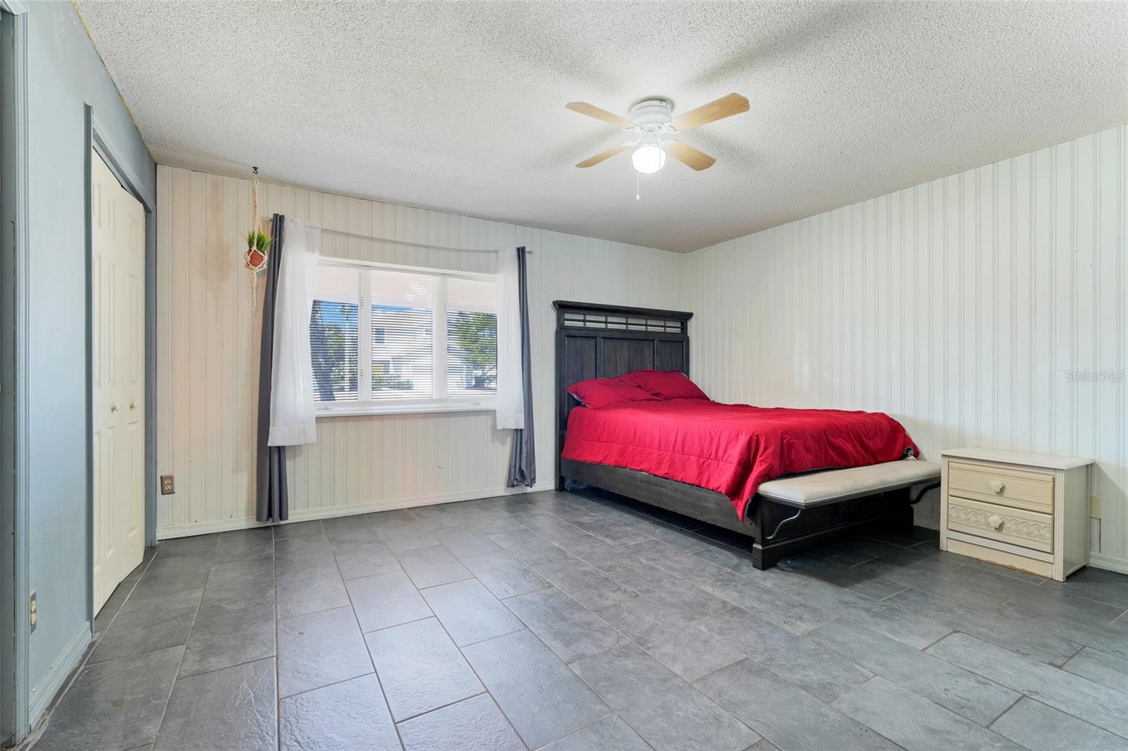Image 12 of 41 For 106 8th Street