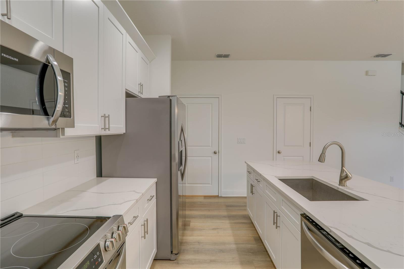 Image 11 of 31 For 1401 Michigan Street 1