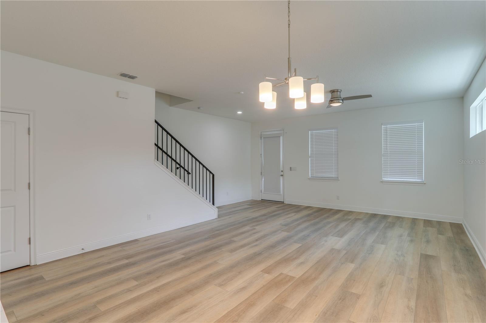 Image 12 of 31 For 1401 Michigan Street 1