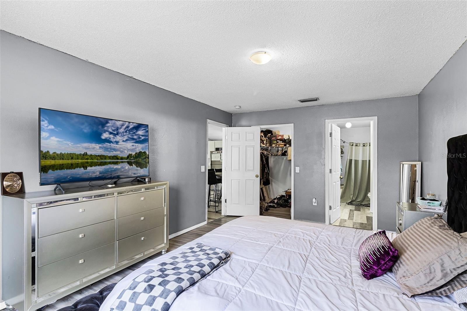 Image 12 of 19 For 460 Flamingo Court