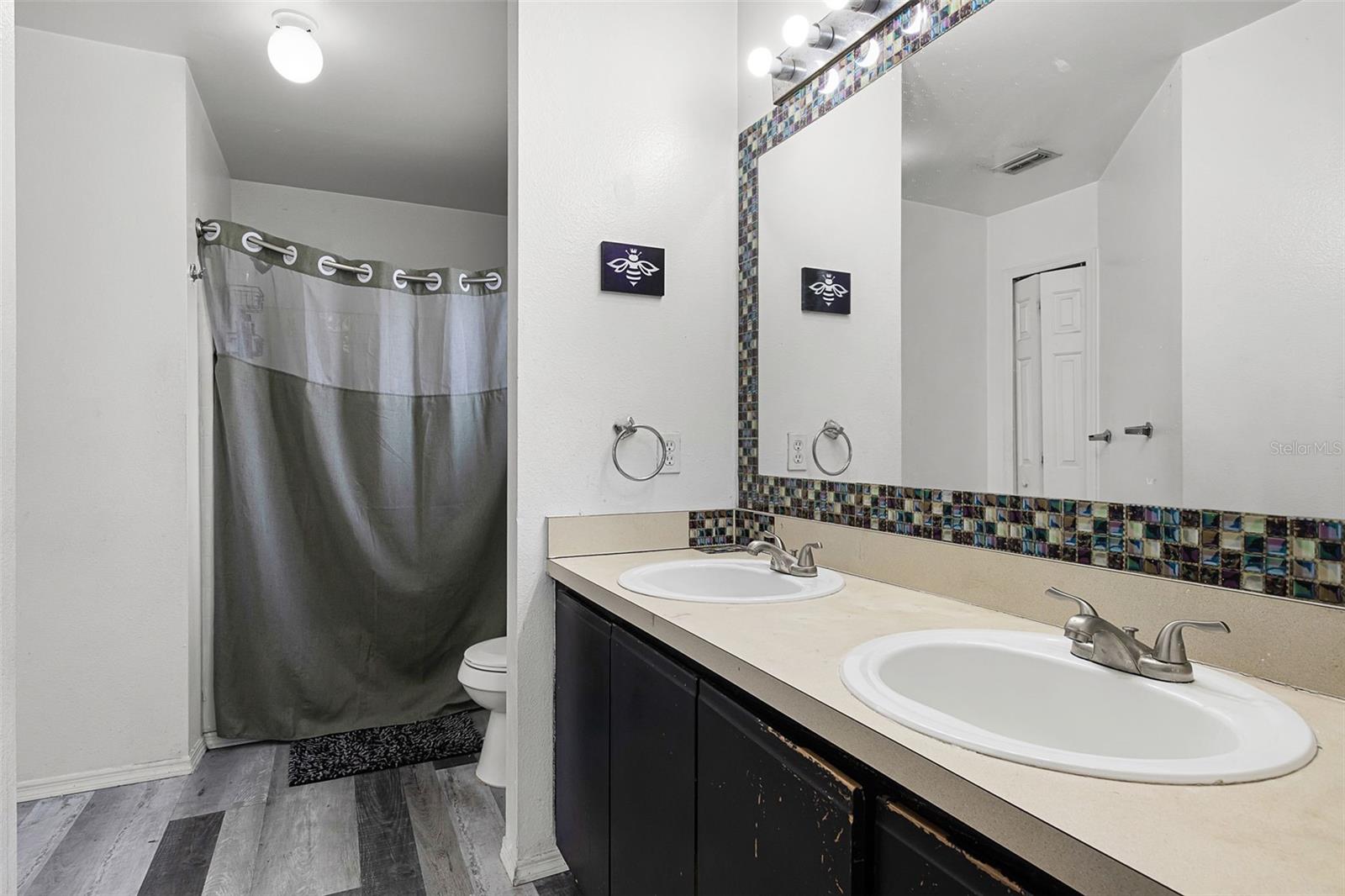 Image 17 of 19 For 460 Flamingo Court