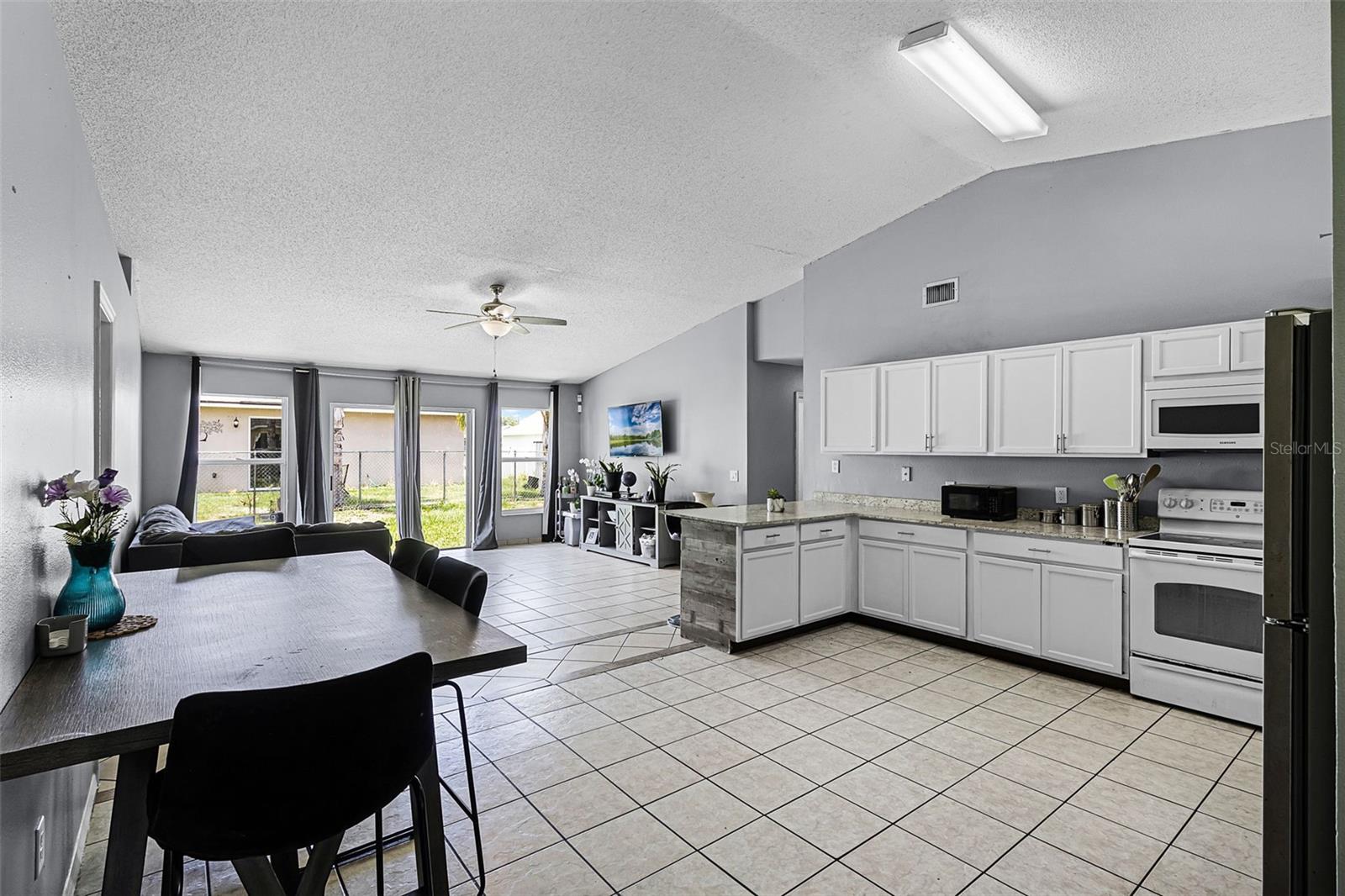 Image 7 of 19 For 460 Flamingo Court