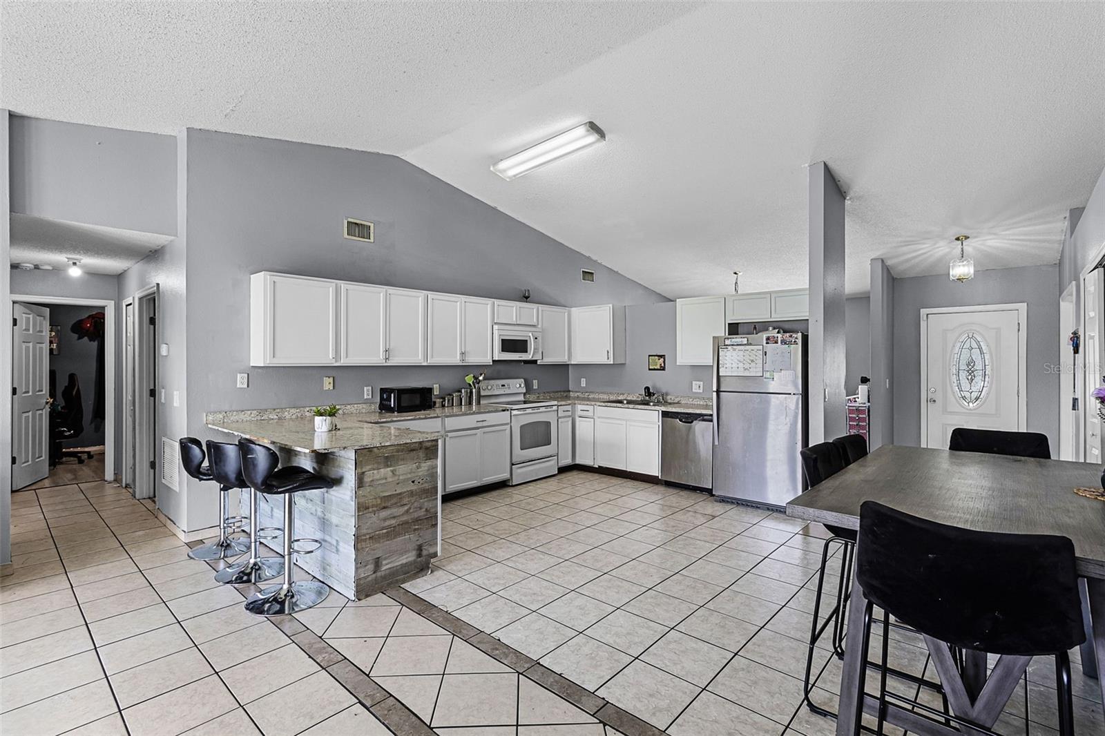 Image 8 of 19 For 460 Flamingo Court