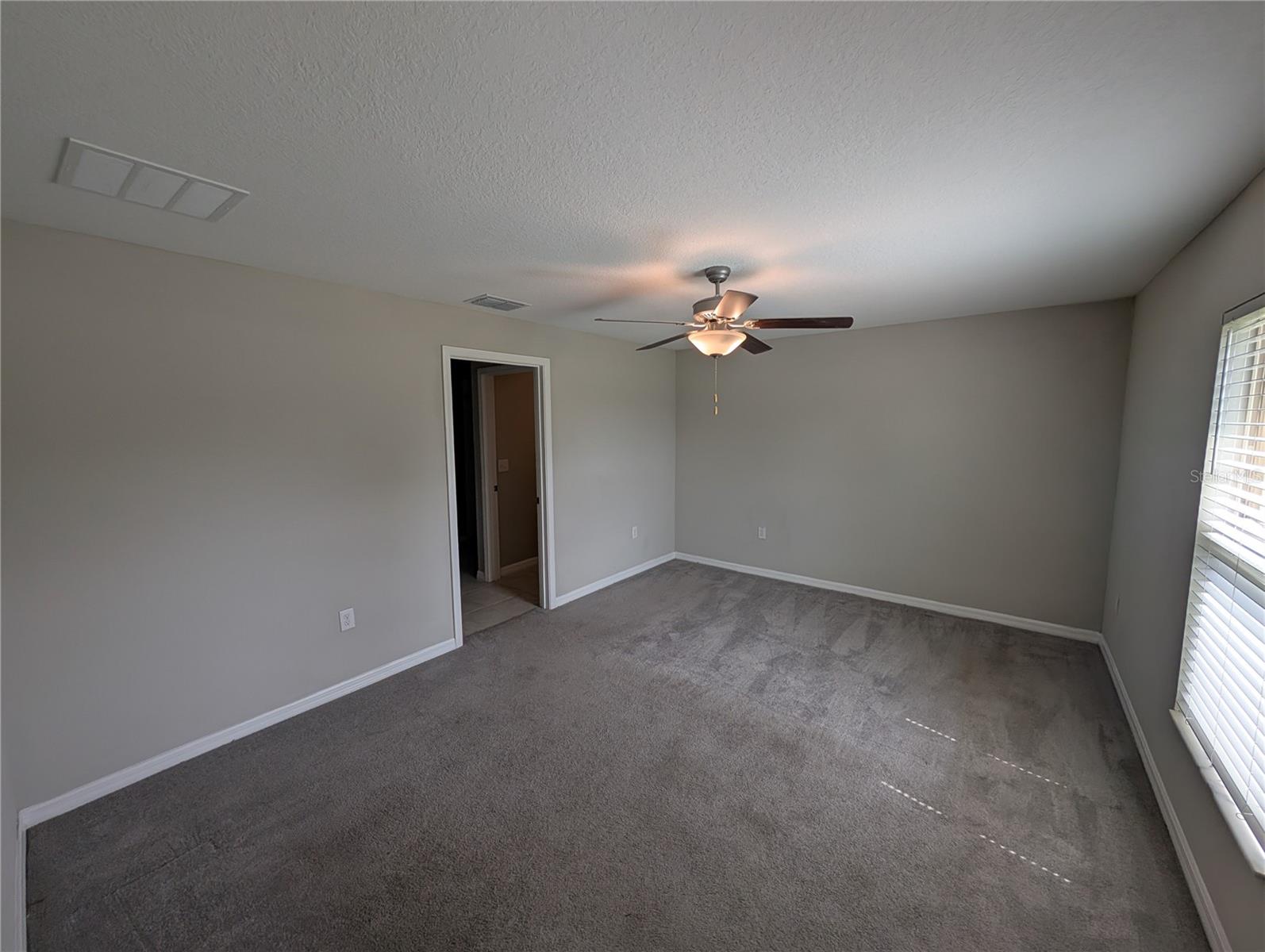 Image 21 of 36 For 16780 Delia Street