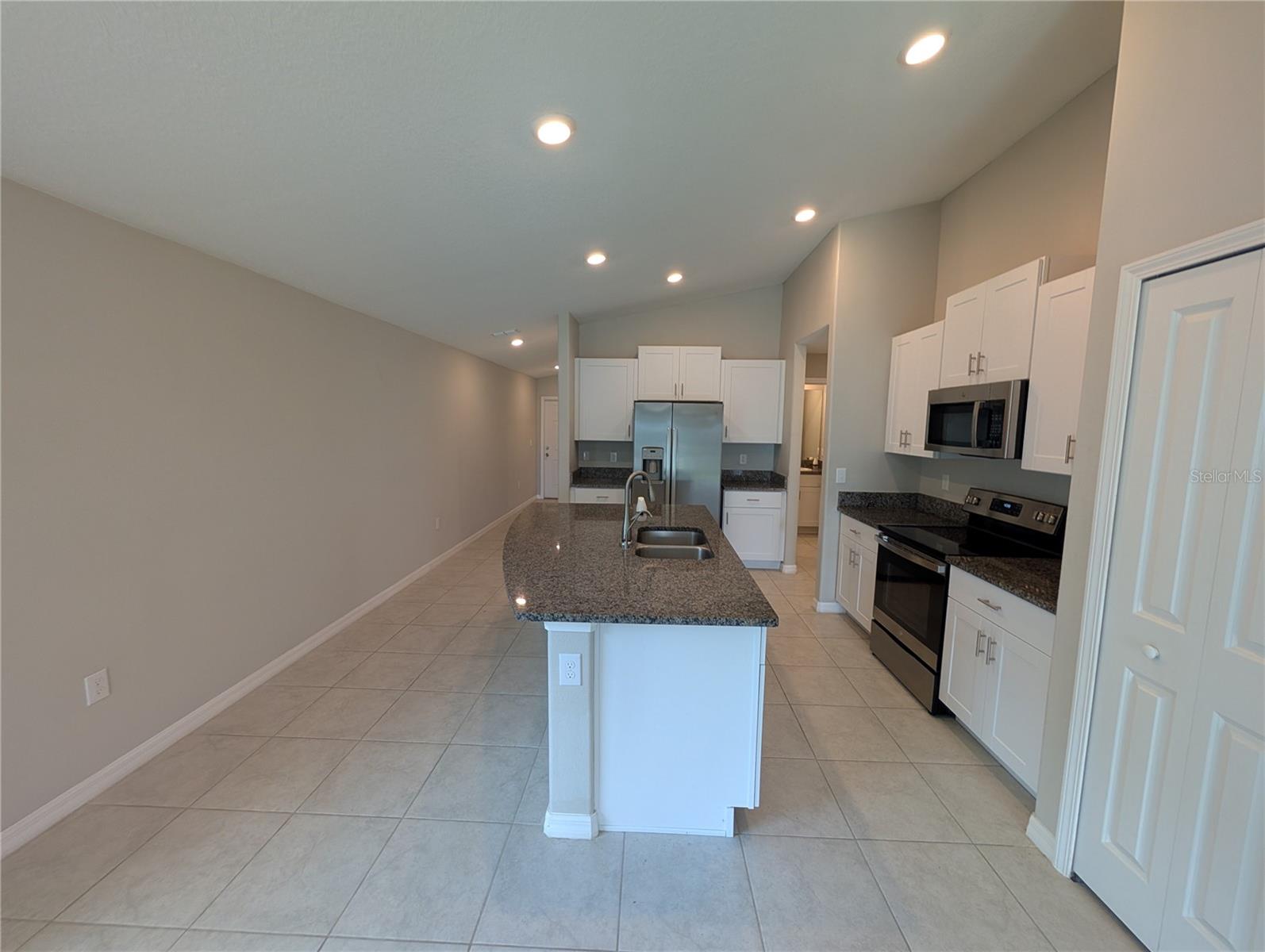Image 8 of 36 For 16780 Delia Street