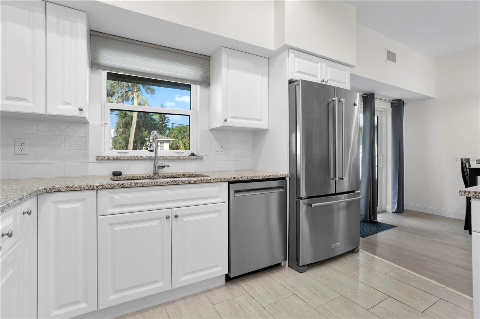 Image 12 of 31 For 725 Grandview Avenue