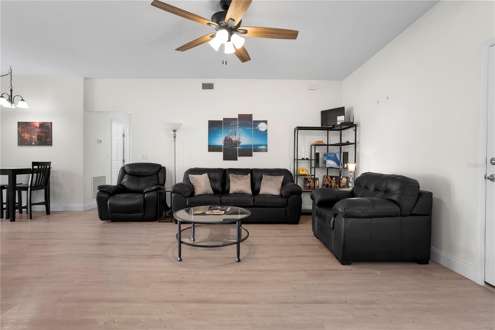 Image 4 of 31 For 725 Grandview Avenue