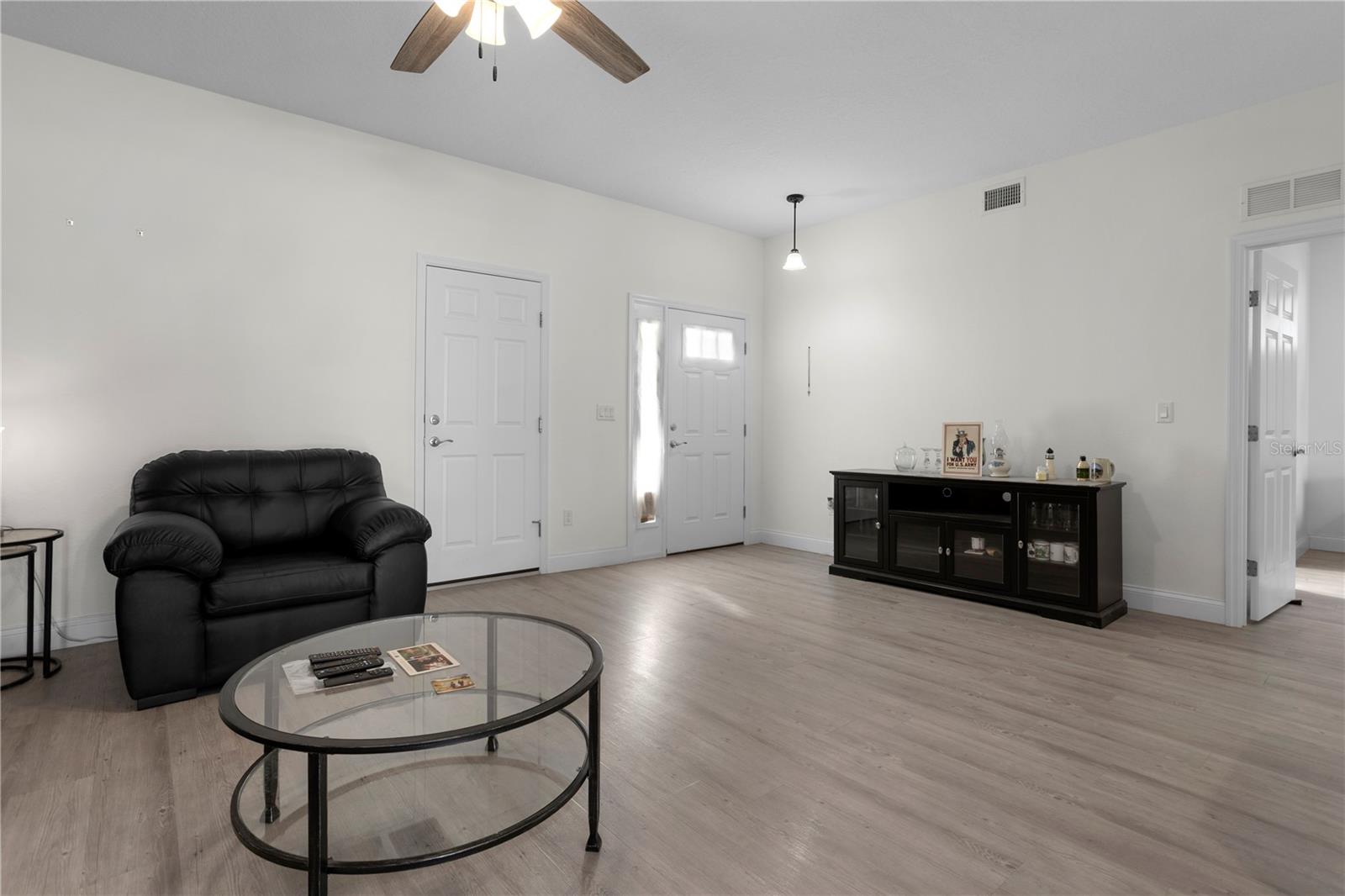 Image 6 of 31 For 725 Grandview Avenue