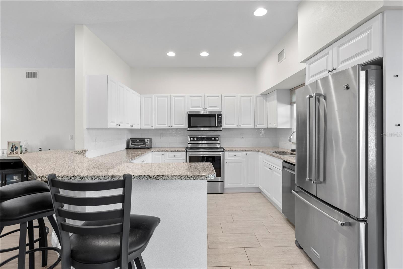 Image 9 of 31 For 725 Grandview Avenue