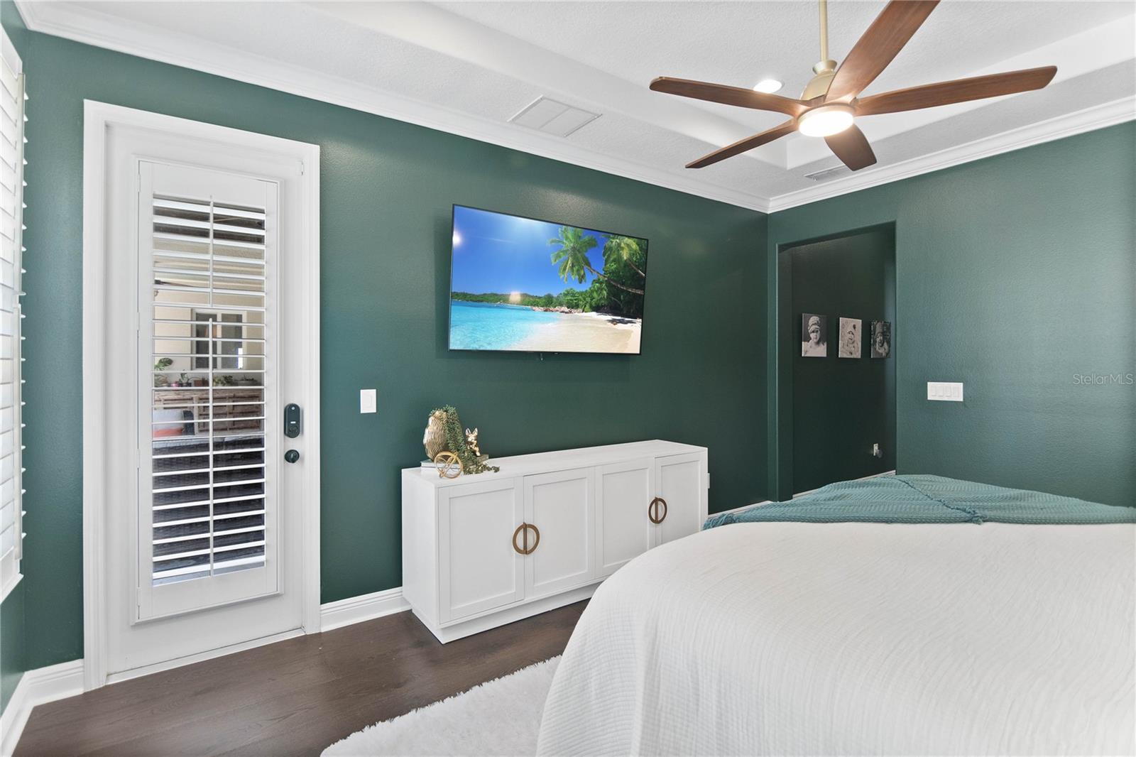 Image 16 of 70 For 557 Lake Cove Pointe Circle