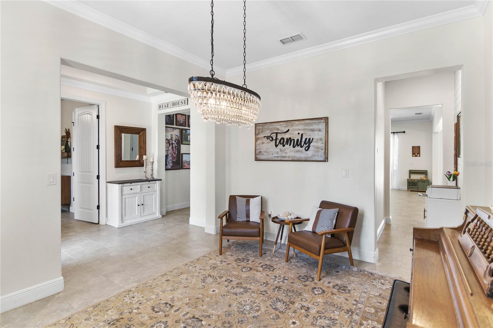 Image 4 of 70 For 557 Lake Cove Pointe Circle