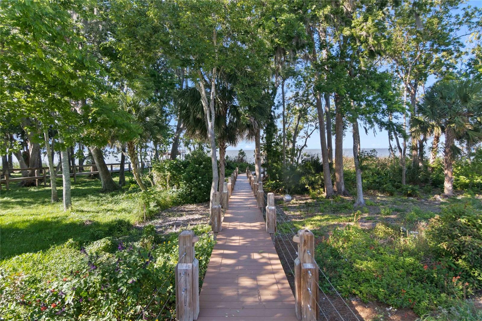 Image 56 of 70 For 557 Lake Cove Pointe Circle