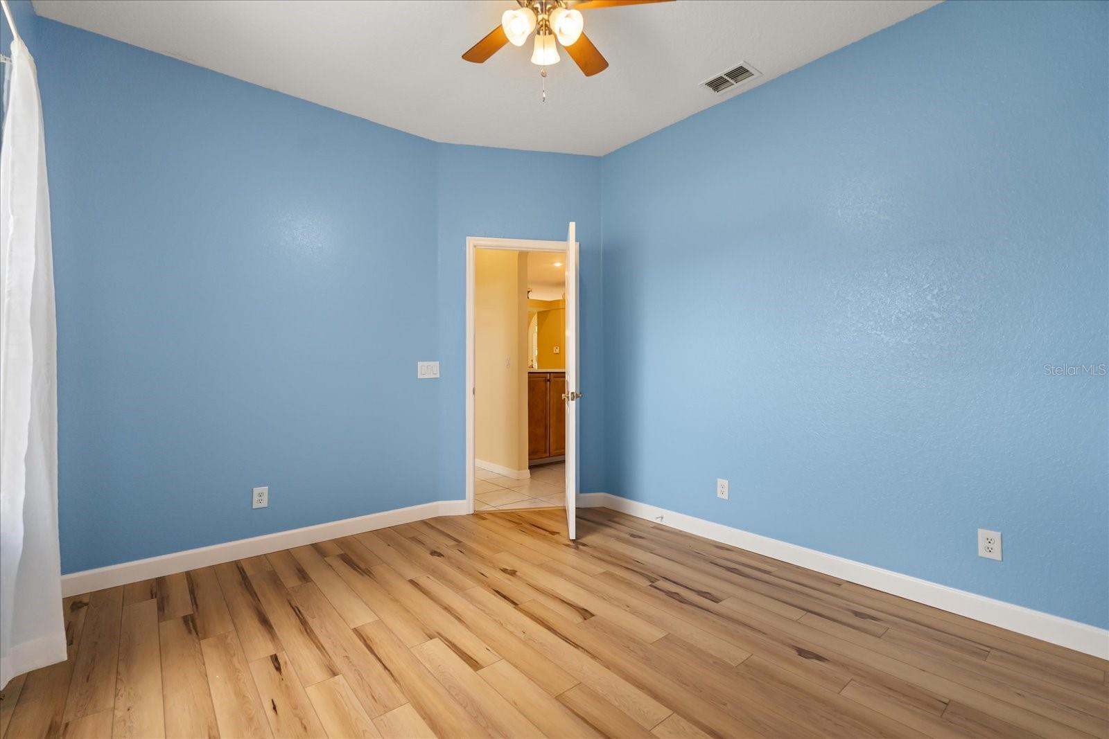 Image 20 of 30 For 507 Westwind Drive