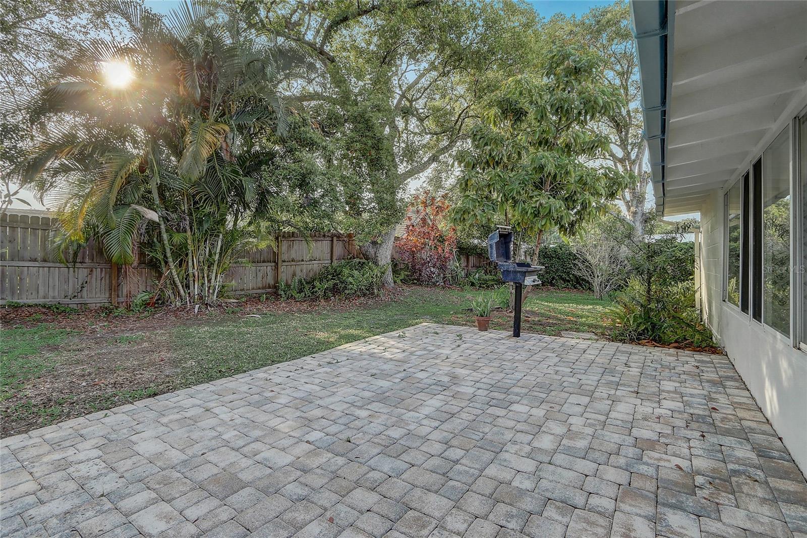 Image 34 of 38 For 3100 Las Palmas Drive