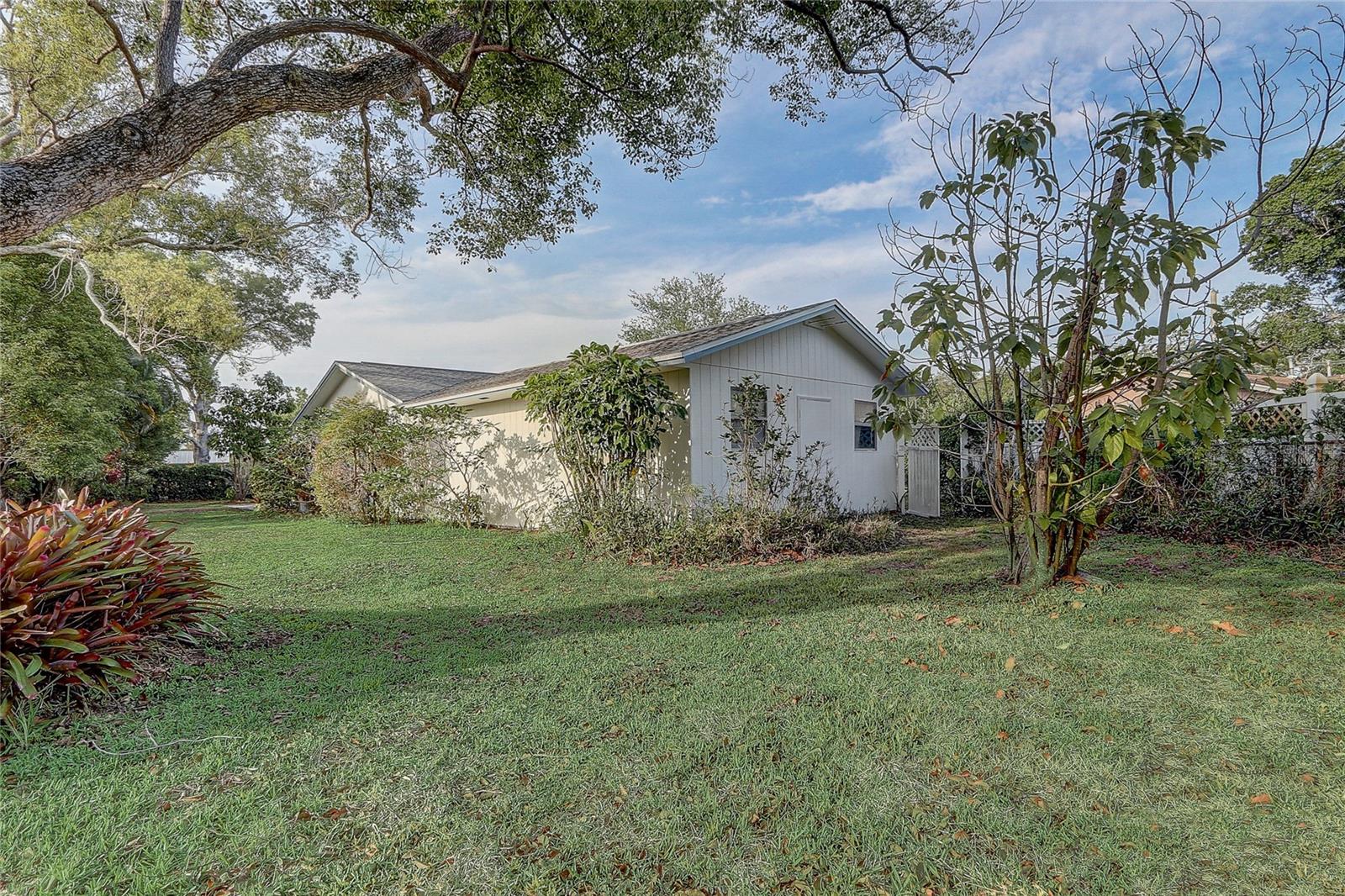Image 37 of 38 For 3100 Las Palmas Drive